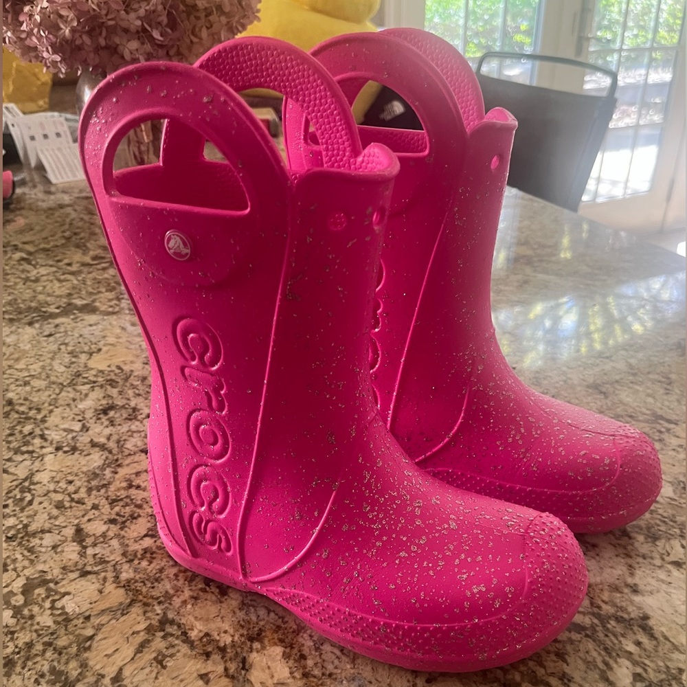 Crocs- Sparkly Pink Rainboots
